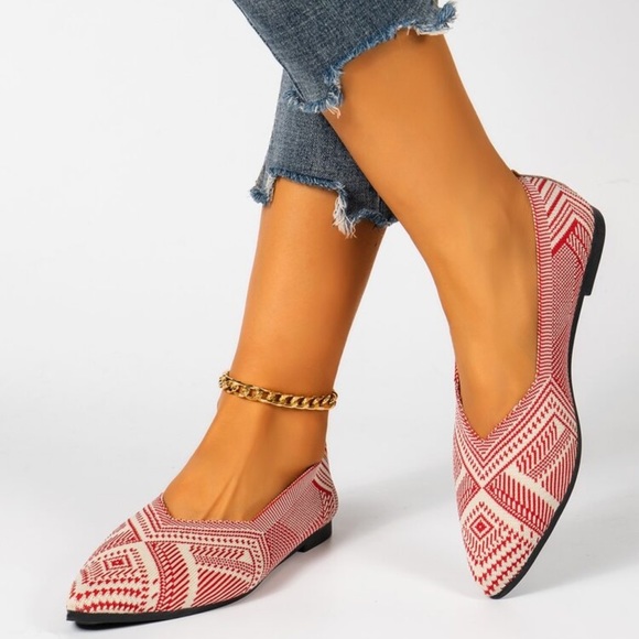 Stylish Pointed Toe Flats - Picture 2 of 7